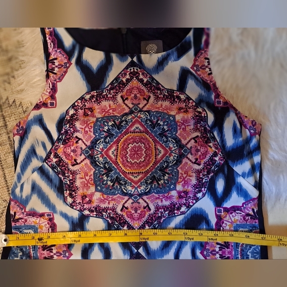 Vince Camuto Sleeveless Dress. Multi Color. Lightweight and Sleeveless. Size 4. - Picture 5 of 9